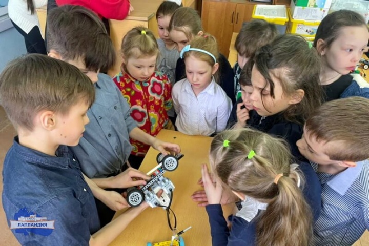 В Кольском районе прошел фестиваль детского научно-технического творчества в мобильном технопарке «Кванториум-51»